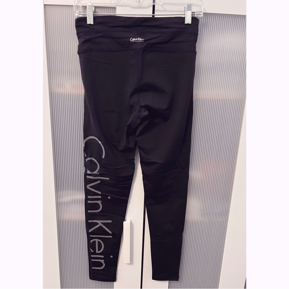 NWOT Calvin Klein Black Leggings with Logo in back